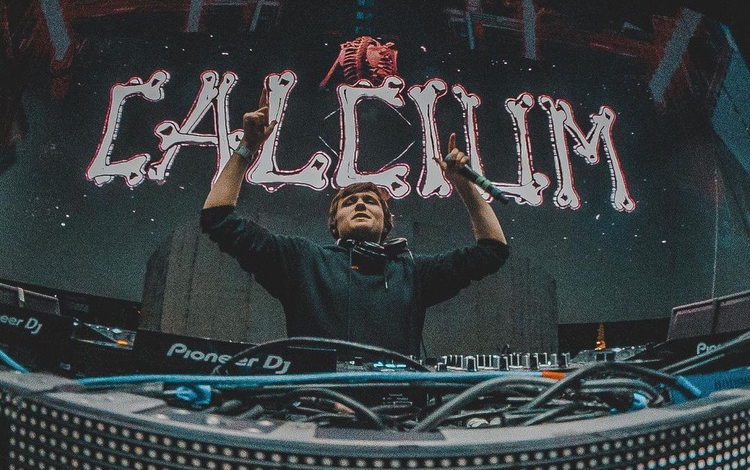 Calcium live in concert